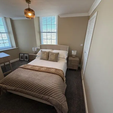 Waterfront Duplex Right On The Harbour 1br *